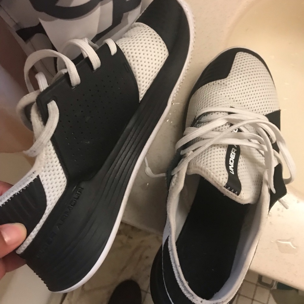 Under Armour shoes RARE - Picture 3 of 5